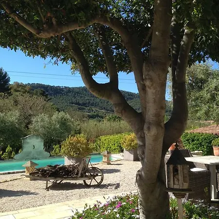 Bastide De Fontvieille Bed & Breakfast