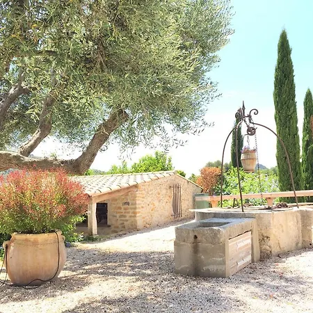 Bastide De Fontvieille Bed & Breakfast *